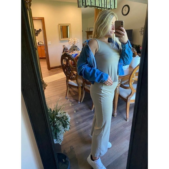 Nude Two Piece flare pant and tank set - Picture 1 of 8